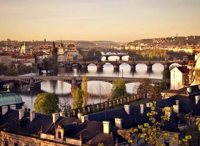 南美与亚洲球队上演生死较量