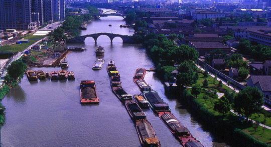 京杭大运河现在还能全线通航吗？来看看大运河的水上火车