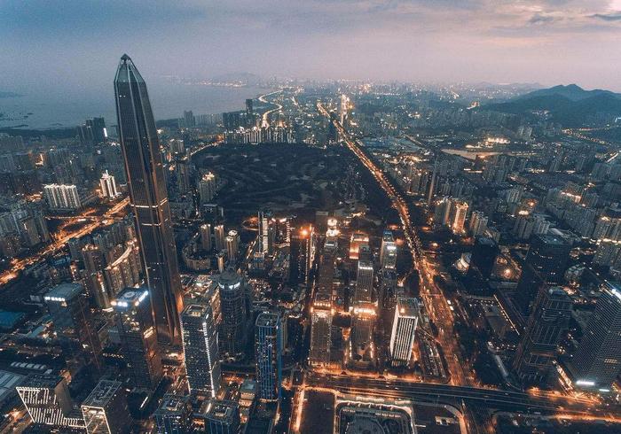 我国唯一一个完成城市化进程的城市，城市发展迅速，经济赶超广州