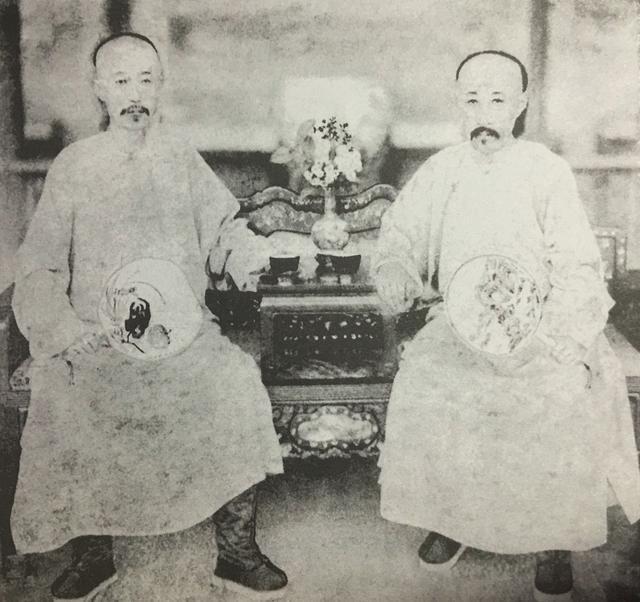 别再被电视剧骗了，这才是清朝的阿哥、王爷和格格照片，张张经典