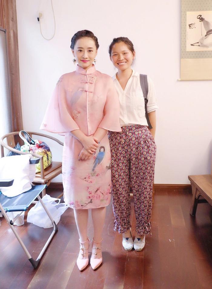 44岁琼瑶女郎陈德容，穿粉色旗袍如仙女下凡，美得惊艳了时光！