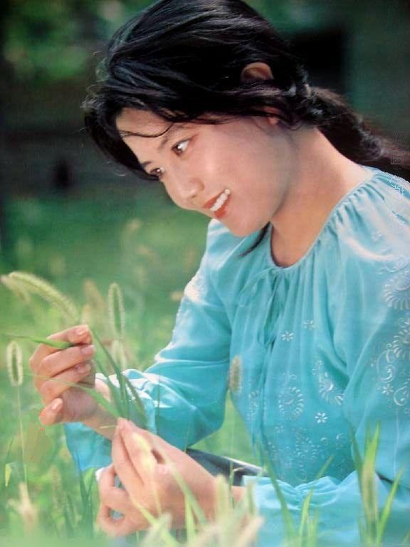 北影三朵花之一，刘晓庆给她当过配角，下海经商成富婆移居海外