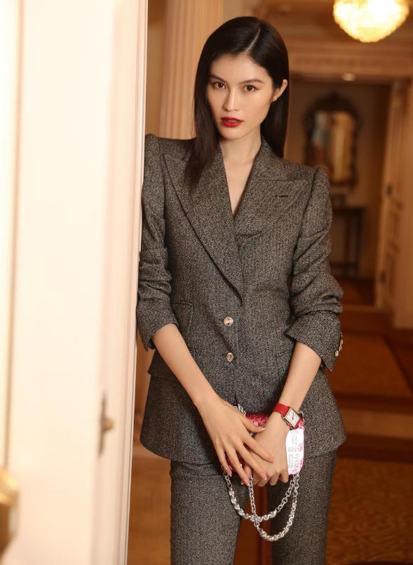 陈伟霆何穗生子现状 两人恋情发展历程