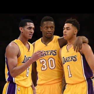 詹姆斯加盟快船掀起联盟地震新赛季冠军争夺战再添变数