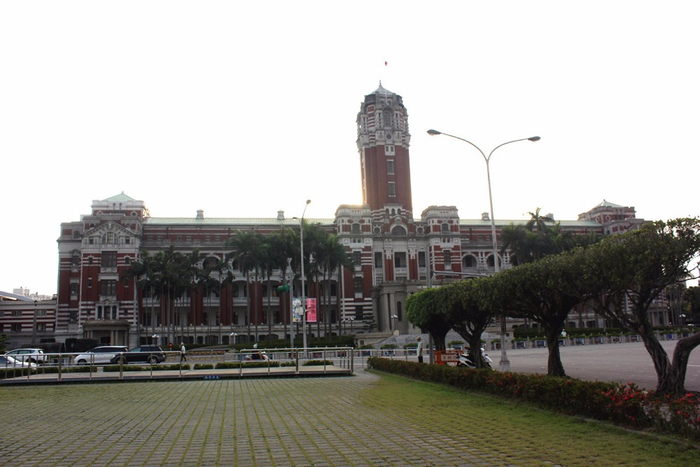 台北故宫博物院，可爱孩儿枕，没忍住偷拍