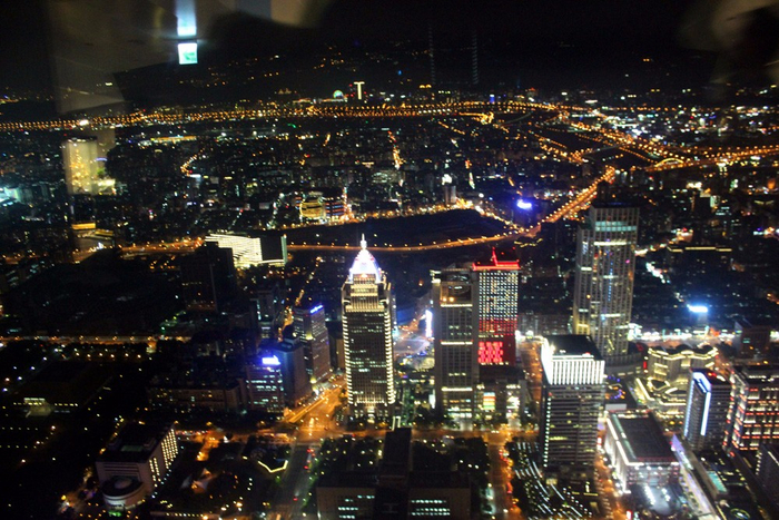 台北故宫博物院，可爱孩儿枕，没忍住偷拍