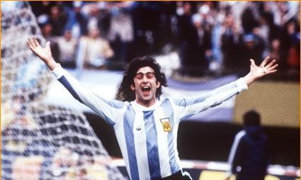 盘点阿根廷足球历史十大巨星排行榜: 三人效力巴萨, 第一名是传奇