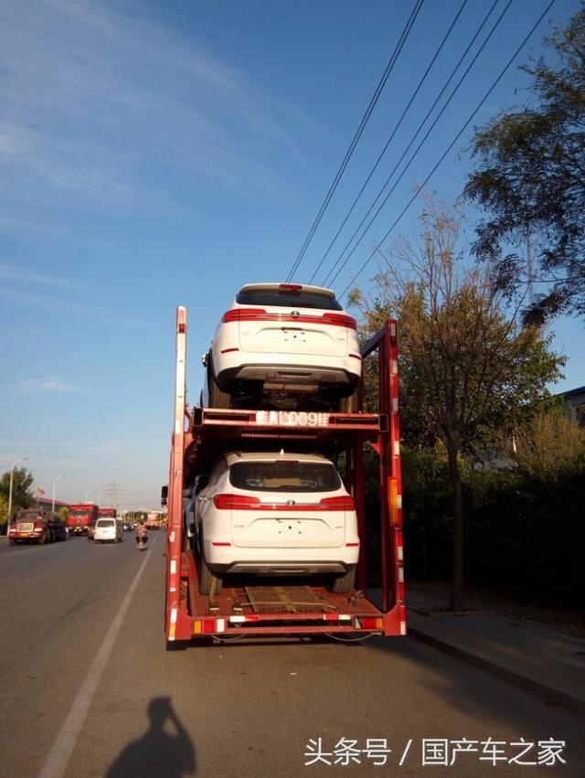 偶遇新比亚迪宋运送车，满满的一车，销量十分可观