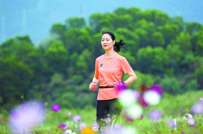 花海迳口，让选手在美景中奔跑