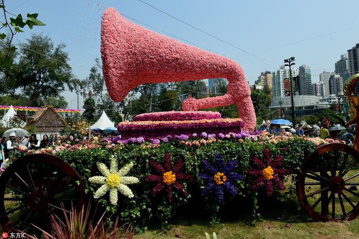 香港花卉展“心花放”：小女孩、大绿象、炫彩骏马带你徜徉春天！
