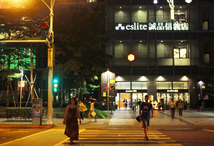 台北故宫博物院，可爱孩儿枕，没忍住偷拍