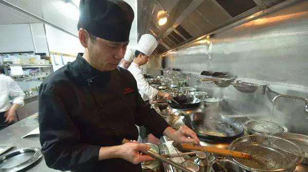 餐饮人必看：一家餐饮店的成本清单，仔细到一滴水！