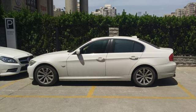 E90 325i，宝马最经典L6发动机，如今12万就能入手，值吗？