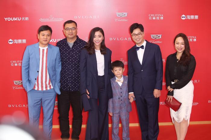 《灵魂的救赎》剧组亮相上海国际电影节闭幕式红毯