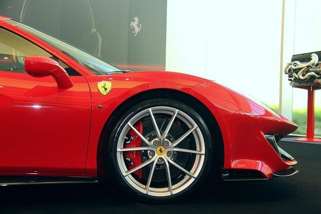 Ferrari史上最强V8跑车488 Pista现身台湾 基本总价1,998万