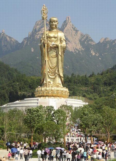 中国佛教五大名山，它们由来如何，分别是哪位佛祖菩萨的道场?
