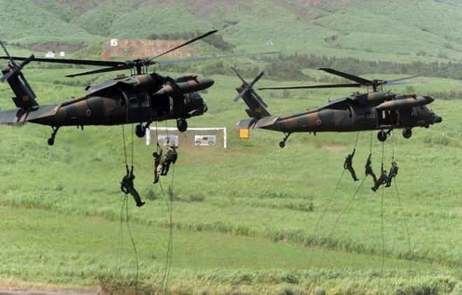 为何直升机执行任务时，让士兵索降而不是降落呢？原因是这样的！