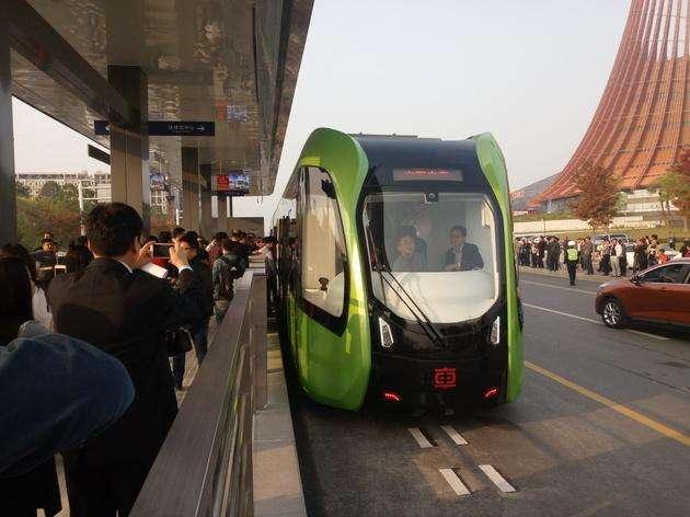 融合公共汽车和有轨电车优点，中国自主研发的智轨列车将领先世界