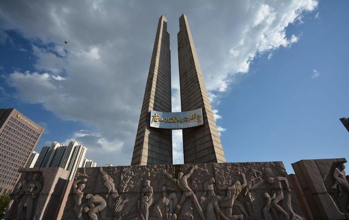 全国最大的抗震纪念碑, 一年接待500万游客