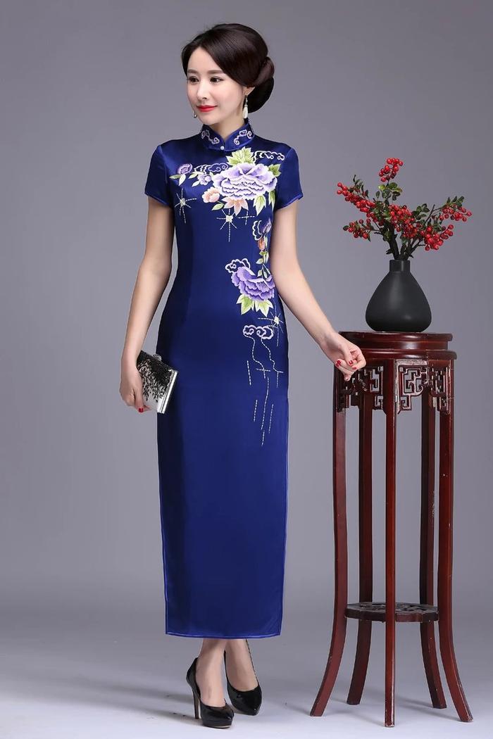 藏青蓝米粒定制旗袍，温婉灵秀，尽显女子雍容大气！