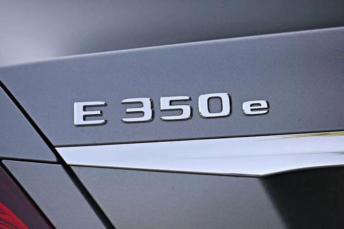 奔驰宝马一起玩“混”的 E350e VS 530e