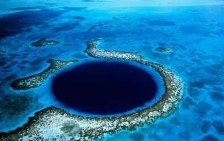 世界十大地质奇迹之一, 洪都拉斯蓝洞, 几乎完美的圆形