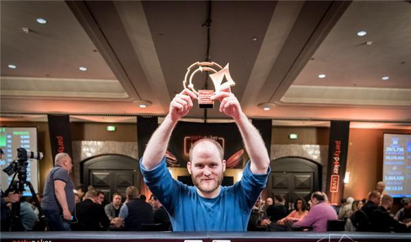 ��һ����ä����Ϯ��ڣ�Sam Greenwood��������������