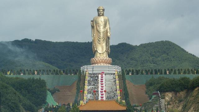 世界10大最高的雕像，中国就占了4座，第一名竟高出第二名37米