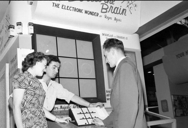 Bertie the Brain,这也许是世界上最早的电子游戏