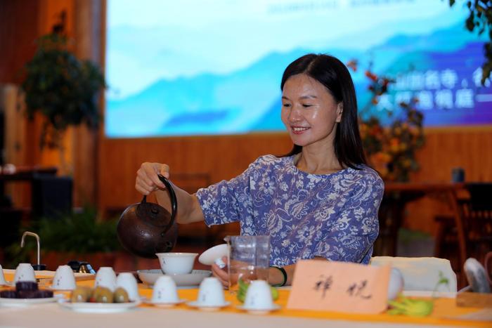 郑州：云隐禅茶文化论坛在国香茶城举行