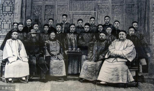 100年前，中国清朝外交官被侮辱自杀。莫大耻辱，吾辈自强。