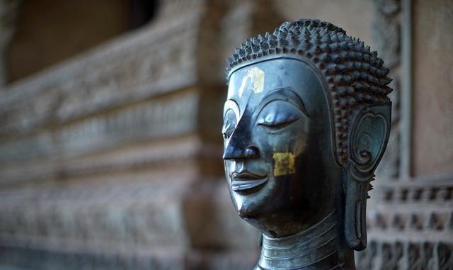 万象“玉佛寺”没有玉佛让老挝人纠结, 哪个民族没有痛?