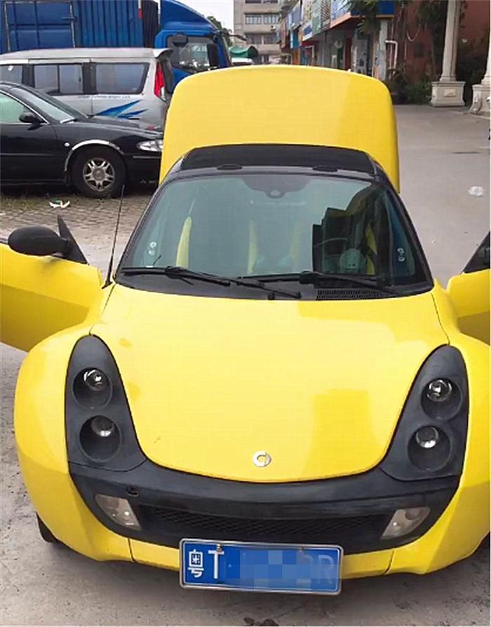 广东偶遇奔驰Smart精灵跑车，车价22万，国内很少能见到！