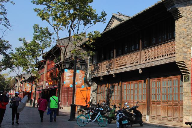 最新调查：2025成都卖批一条街深度探秘及实用指南