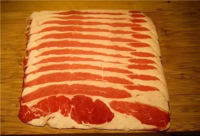 焦烧肉条是小编的心头好，要说哈尔滨的焦烧肉条好吃，小编能说得