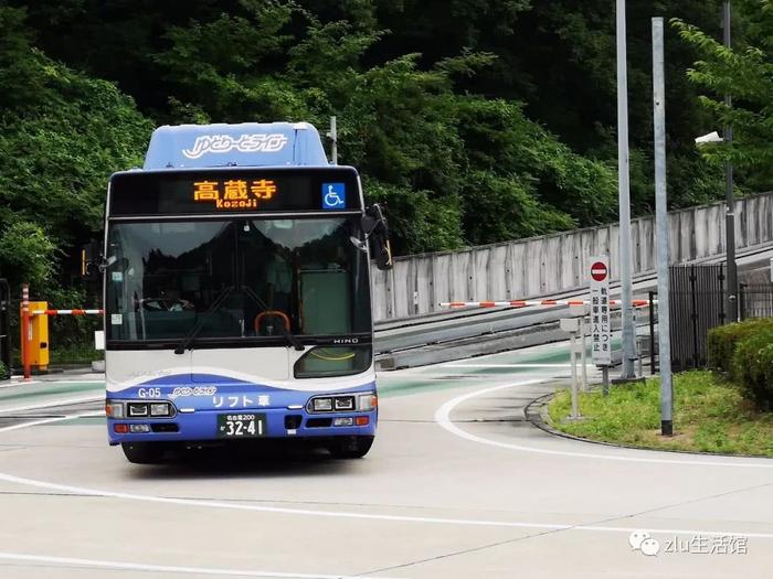 名古屋独特导向轮BRT全体验 偶遇日本司机处理客伤事故