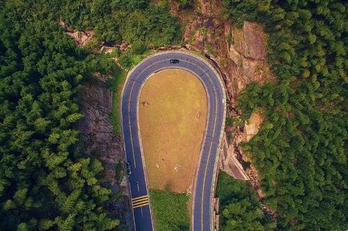 私藏的8条绝美盘山公路，弯比西藏72道拐，走过3条就是老司机！