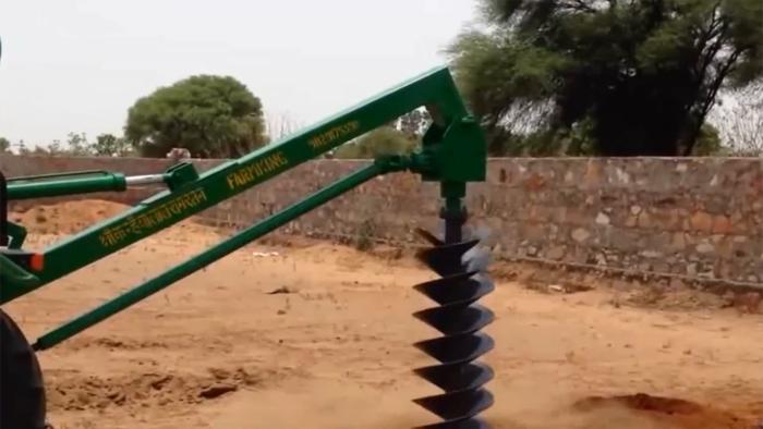 牛人发明这种灌溉机器，一小时浇地30亩，效率是传统方法的10倍