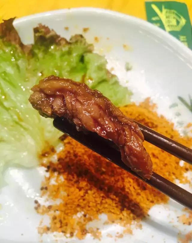 焦烧肉条是小编的心头好，要说哈尔滨的焦烧肉条好吃，小编能说得