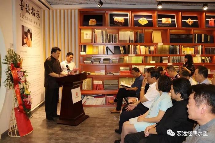 张良书法名动杭城：西泠印社美术馆书法大展获得圆满成功