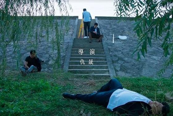 《郊区的鸟》：南方系的灵性与自由