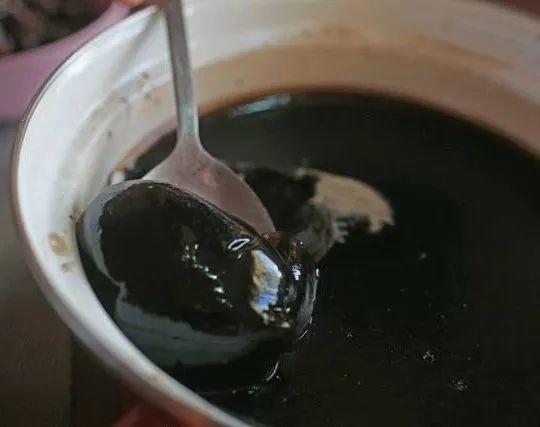 仙人粄是什么？一种神奇的小草，一点点就能变成一大锅解暑果冻