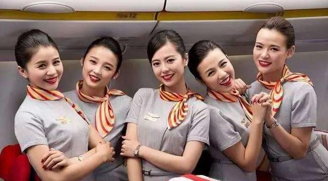 世界各国航空公司空姐制服大比拼 你是爱看呢还是很爱看呢