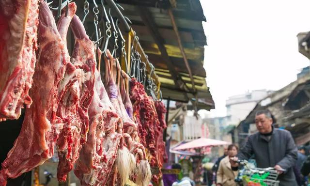 实探武汉三大肉类批发市场，请感受10000斤肉的暴击！