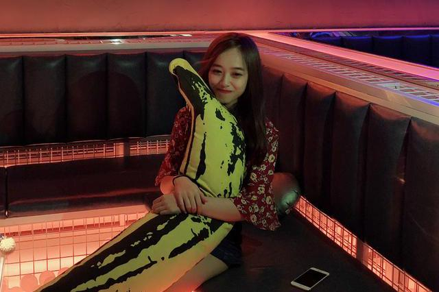 妖风小姐姐终于晒出近照！网友：LPL与小姐姐，我全都要！