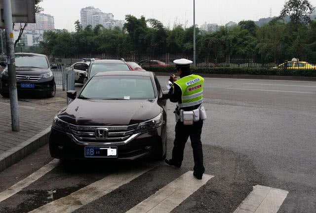 小伙不到一年违章58次，竟都在同一个地方，小伙：没人和我说呀？