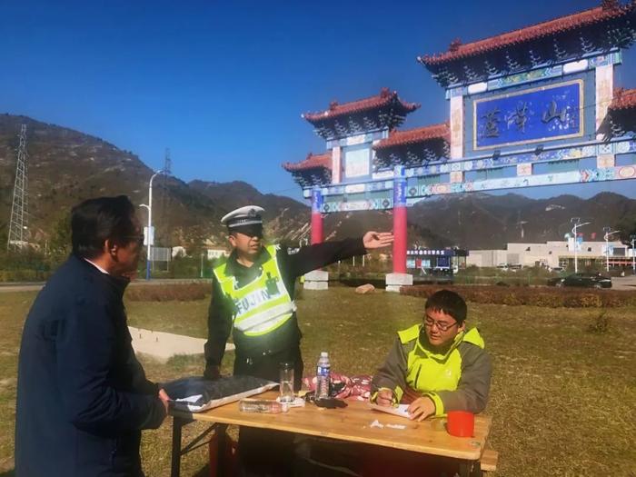 国庆期间，芦芽山景区哪里都是人人人人人……