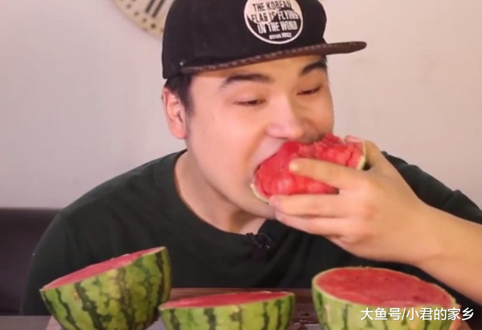 韩国豪放派吃播Donkey吃苹果西瓜, 一点都不浪费, 连皮都不留