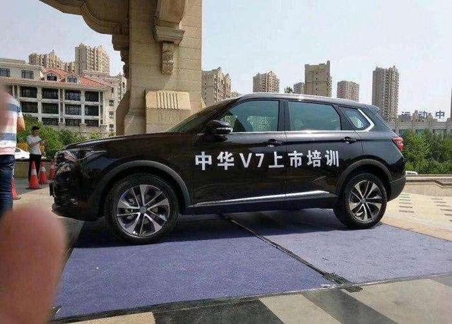 中国“宝马”推出七座旗舰SUV，发动机上印BMW，仅10万起售