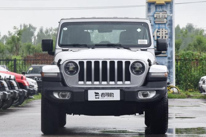 全新Jeep牧马人46万起售 造型比途乐、普拉多帅气多了